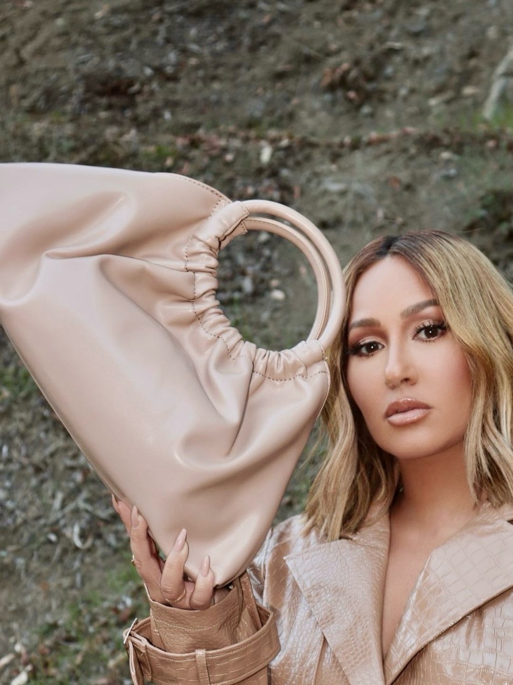 LA VOUTE Adrienne Bailon NWOT Le Papillon
Bag Sand Tan Shoulder Purse